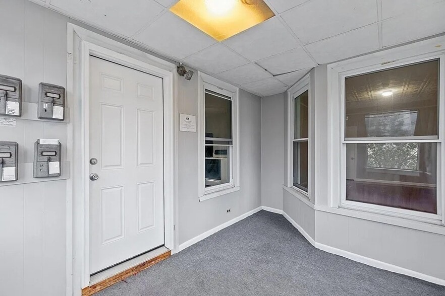 More Photos Of 113 Spruce St, Leominster Apartments For Sale