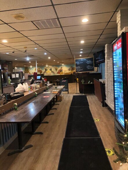 More Photos Of 2400-2408 8th Ave, Greeley Storefront Retail Office For Lease