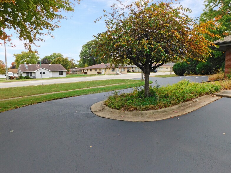 More Photos Of 3400 N Rockton Ave, Rockford Office For Lease