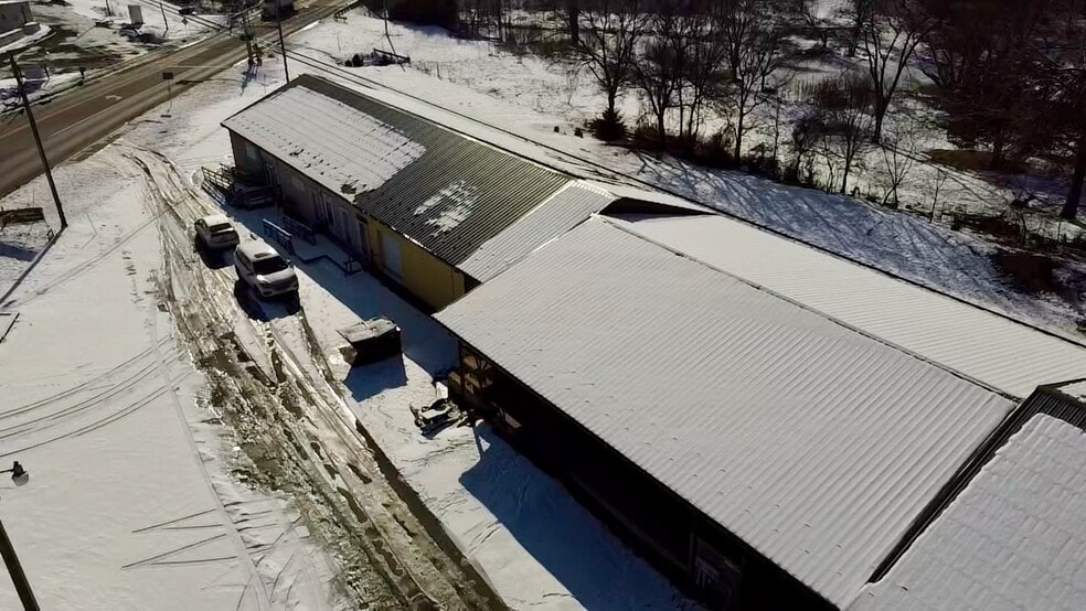 More Photos Of 522A S Main St, Broadway Flex For Sale