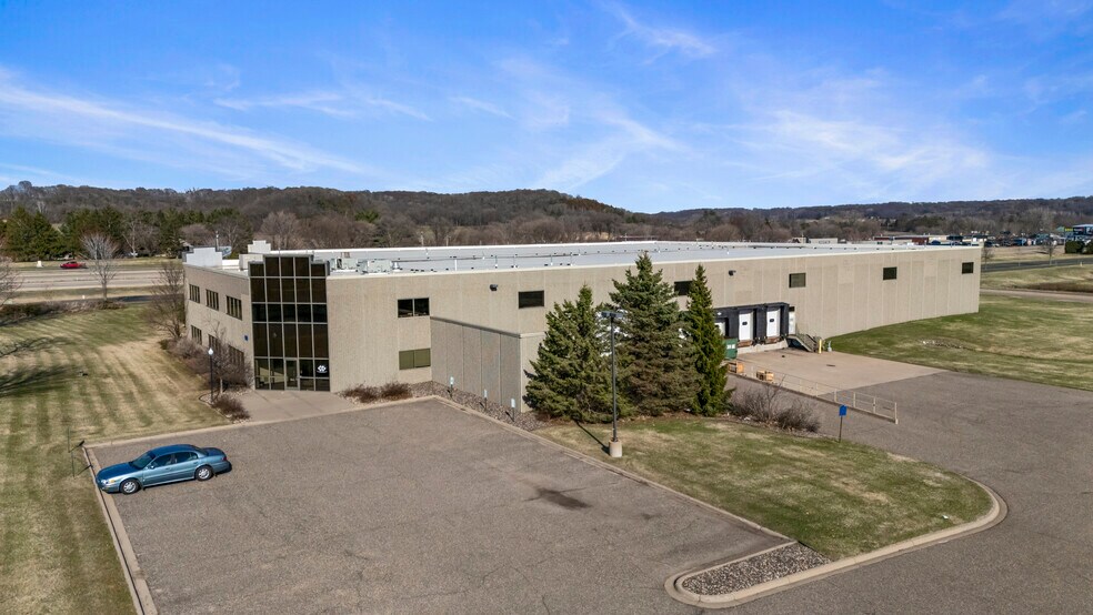 More Photos Of 610 Whitetail Blvd, River Falls Warehouse For Lease
