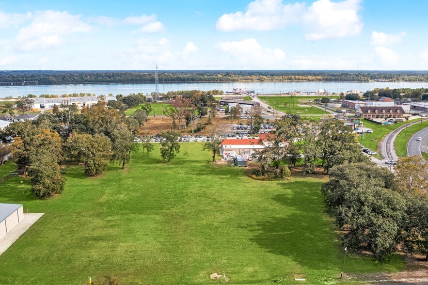 More Photos Of 101 E 3rd Street, Belle Chasse Land For Sale