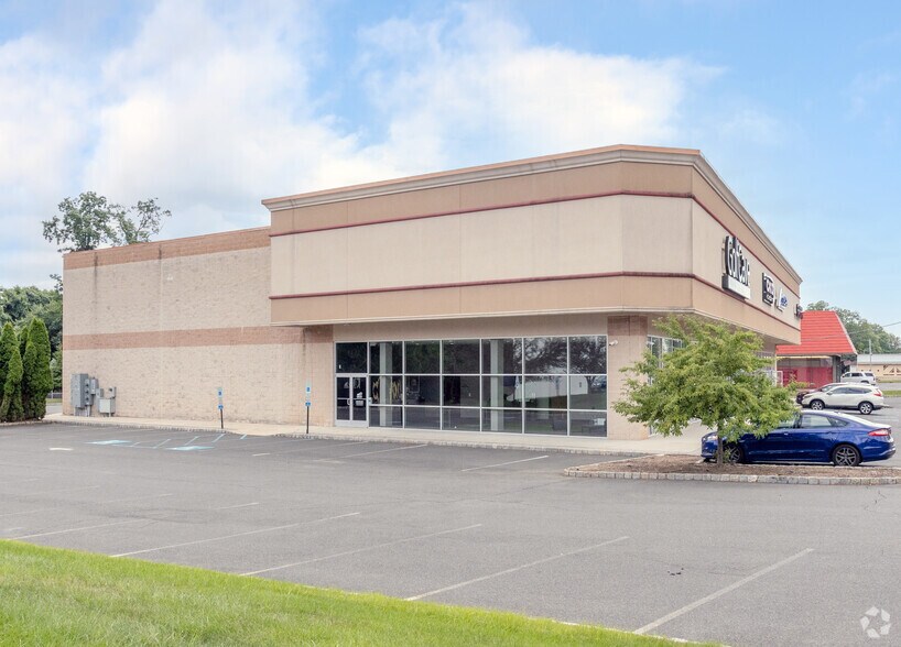 More Photos Of 325 Highway 22 E, Green Brook Freestanding For Lease
