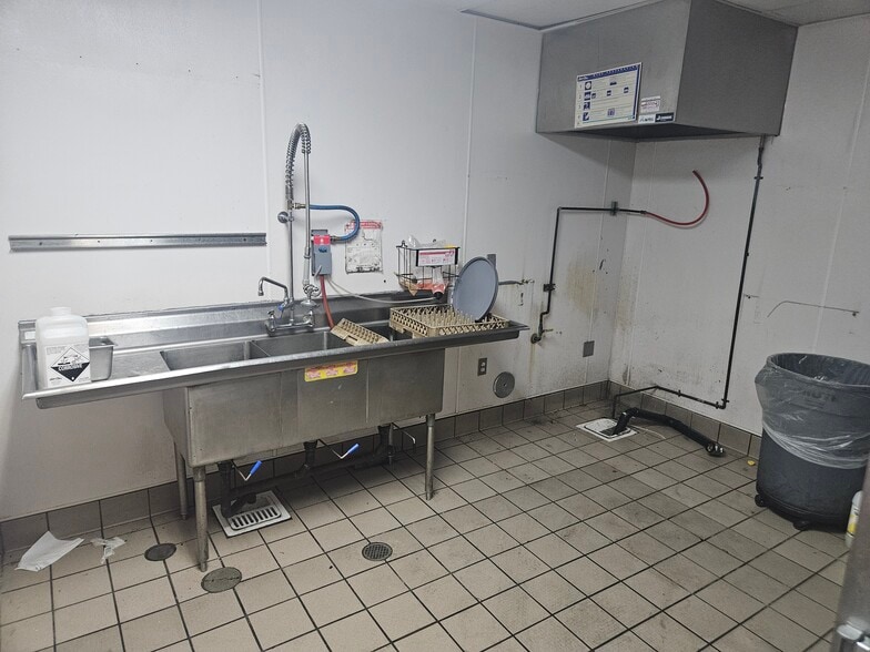 More Photos Of 20305 Anza Ave, Torrance Freestanding For Lease