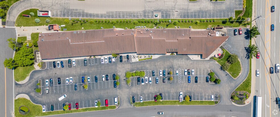 More Photos Of 4752-4776 Cornell Rd, Cincinnati General Retail For Lease