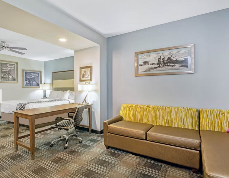 More Photos Of 406 Heather Rd, Guthrie Hotel For Sale