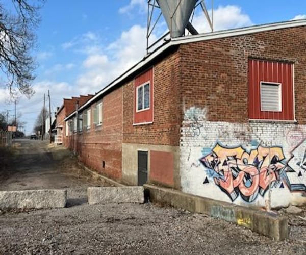 More Photos Of 1110 Dewey St, New Albany Flex For Sale