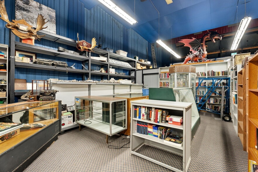 More Photos Of 33017 1st Av, Mission Flex For Lease