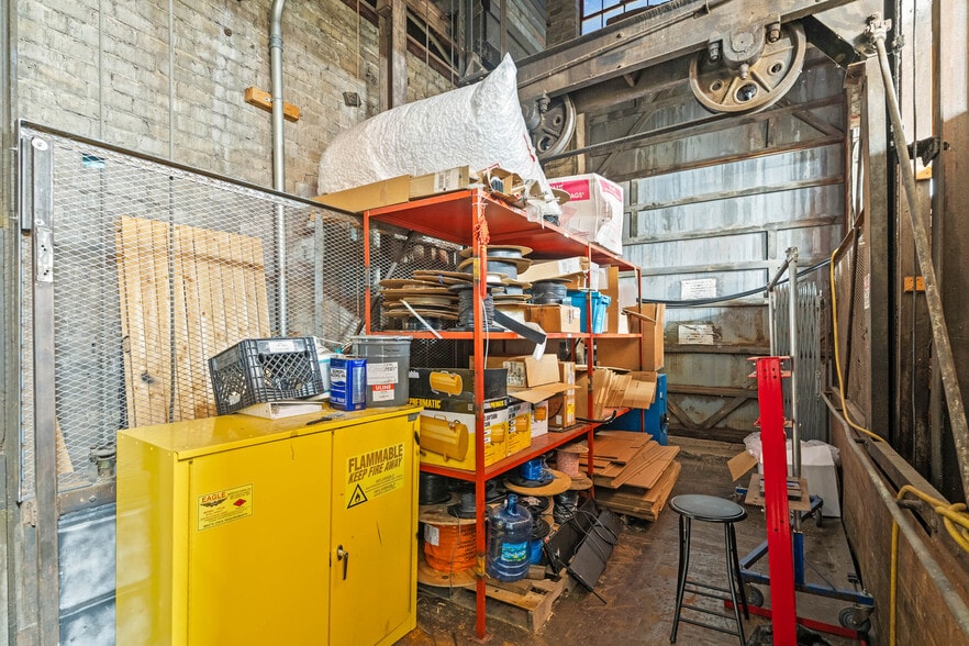 More Photos Of 162 W Plant St, Winter Garden General Retail For Lease