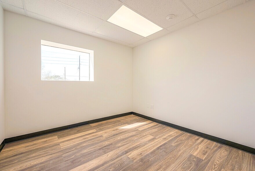 More Photos Of 22820 Hufsmith Kohrville Rd, Tomball Industrial For Sale