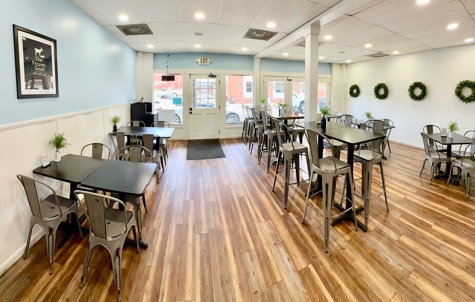 More Photos Of 211 7th St N, Clanton General Retail For Sale