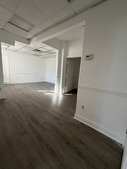 More Photos Of 7840 164th St, Fresh Meadows Apartments For Lease