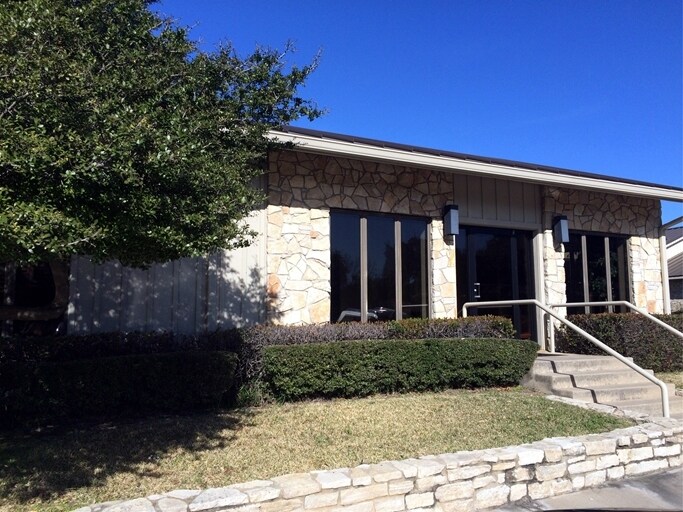 More Photos Of 1300 Fulton St, Denton Medical For Lease