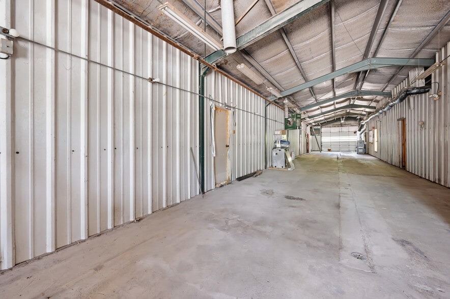 More Photos Of 3433 Sharon Rd, West Middlesex Warehouse For Sale