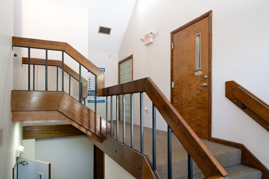 More Photos Of 435 Furnace St, Marshfield Medical For Lease