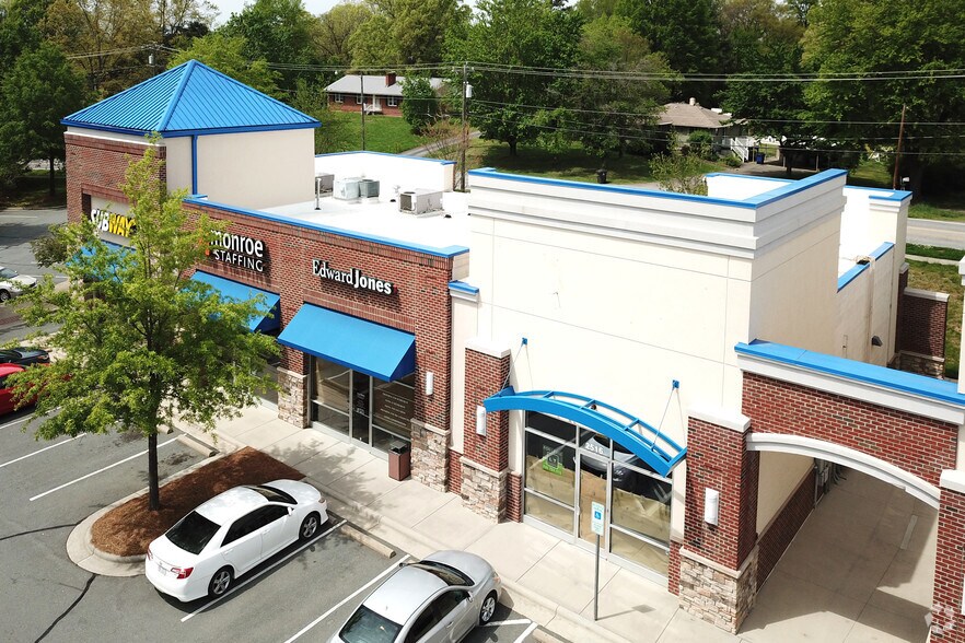 More Photos Of 2504-2510 Somerset Center Dr, Winston-Salem Unknown For Lease