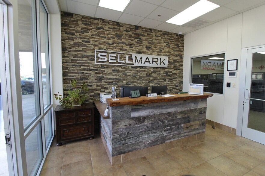 More Photos Of 2201 Heritage Pky, Mansfield Warehouse For Lease