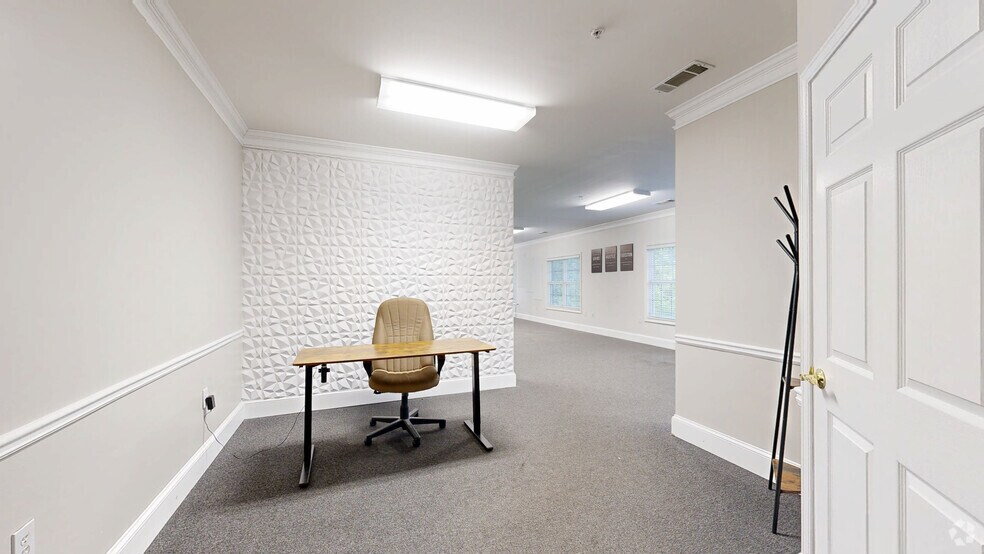 More Photos Of 1290 Kennestone Cir, Marietta Unknown For Lease