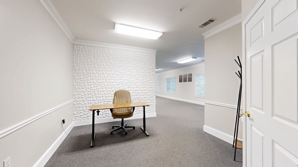 More Photos Of 1290 Kennestone Cir, Marietta Unknown For Lease