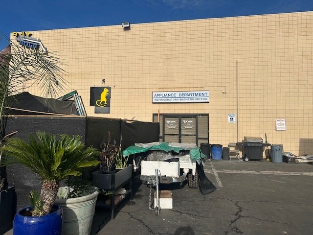 More Photos Of 10015 Magnolia Ave, Riverside Freestanding For Sale