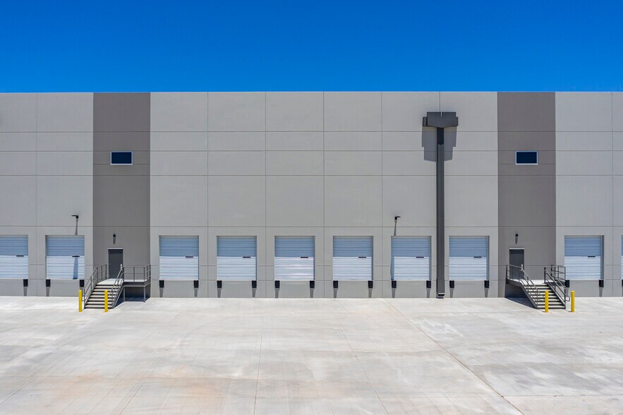 More Photos Of 4465 E Nunneley Rd, Gilbert Warehouse For Lease