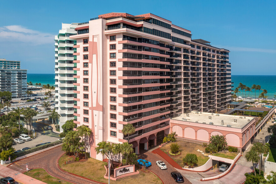 Primary Photo Of 5225 Collins Ave, Miami Hotel For Lease