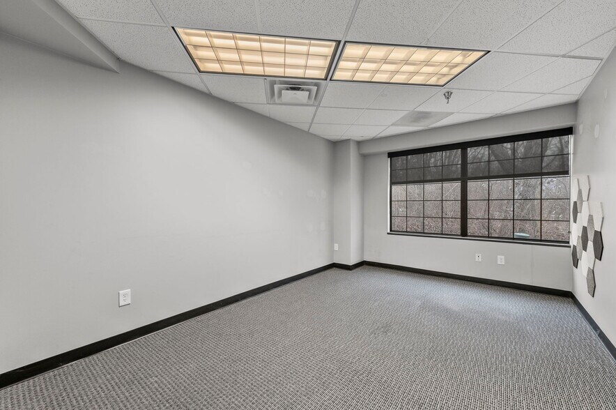 More Photos Of 3730 S Elizabeth St, Independence Medical For Lease