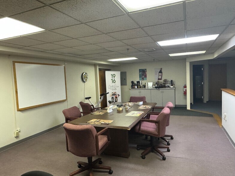 More Photos Of 168 Ayer Rd, Littleton Warehouse For Lease