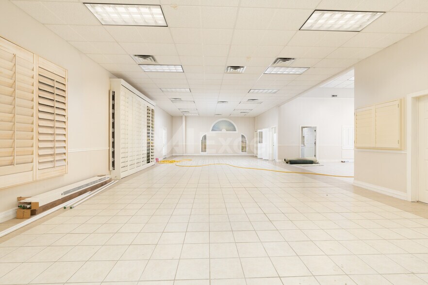 More Photos Of 3210 S 300 W, Salt Lake City Showroom For Lease