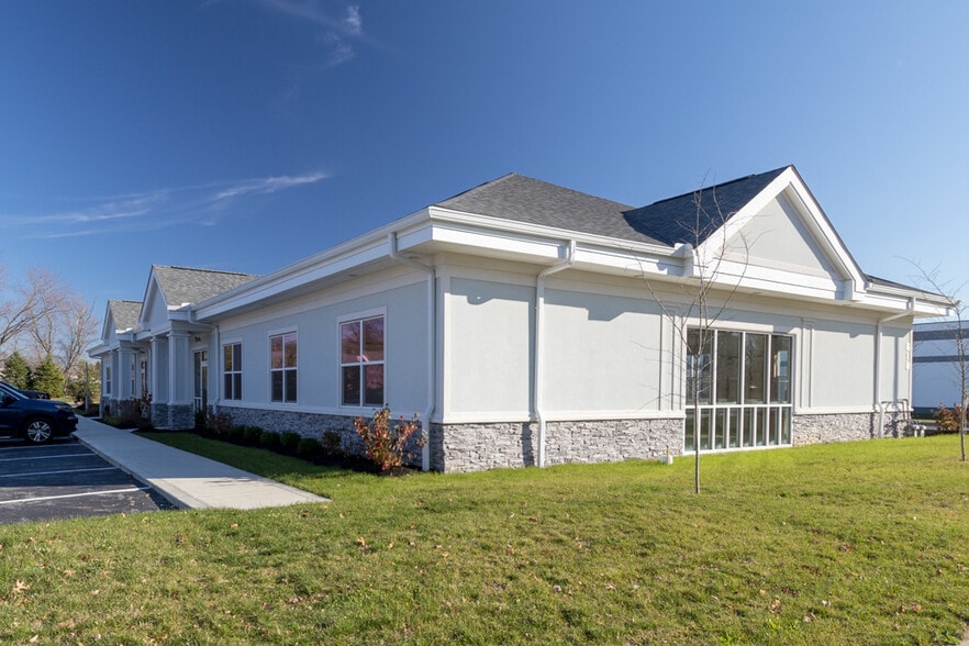 More Photos Of 610 Taylor Station Rd, Columbus Medical For Sale