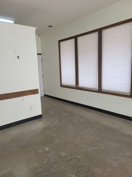 More Photos Of 415 E 3rd Ave, Post Falls Freestanding For Sale