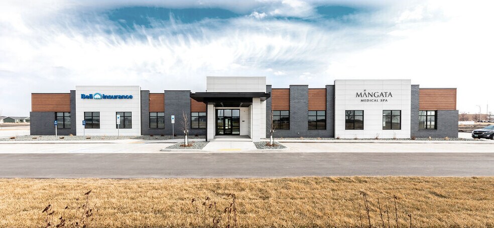 More Photos Of 4303-4399 S Columbia Rd, Grand Forks Medical For Sale