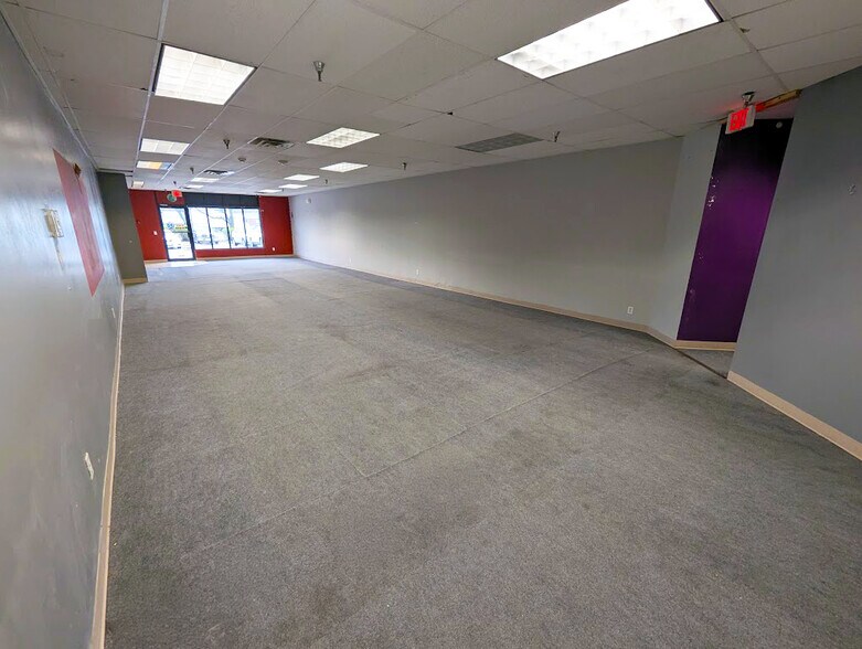 More Photos Of 733-761 N Ankeny Blvd, Ankeny General Retail For Lease