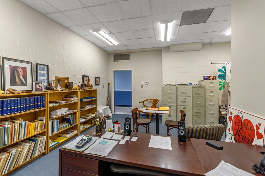 More Photos Of 411 Turner St, Clearwater Religious Facility For Lease