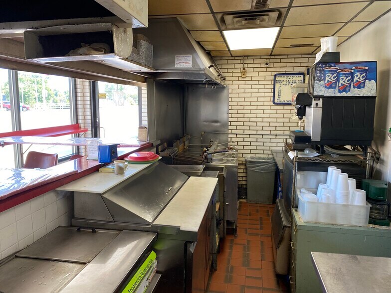 More Photos Of 3825 147th St, Midlothian Restaurant For Sale