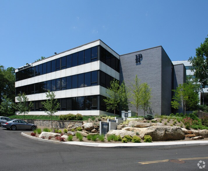 More Photos Of 1 W Red Oak Ln, White Plains Office For Lease