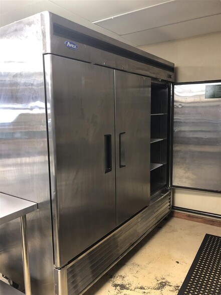 More Photos Of 675 S Main St, Brownsville Restaurant For Sale