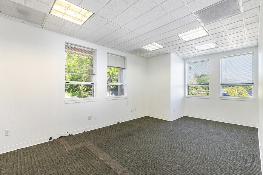 More Photos Of 7300 Healdsburg Ave, Sebastopol Office For Lease