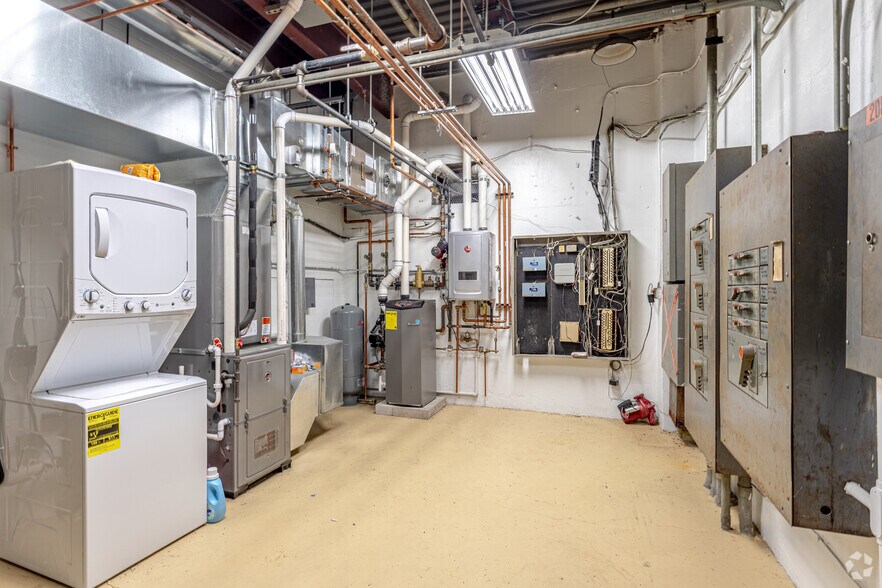 More Photos Of 480 Mundet Pl, Hillside Manufacturing For Sale