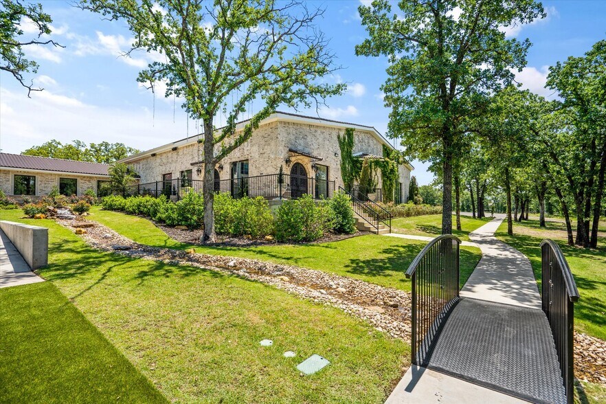 More Photos Of 7700 Glen Rose Hwy, Granbury Lodge Meeting Hall For Sale
