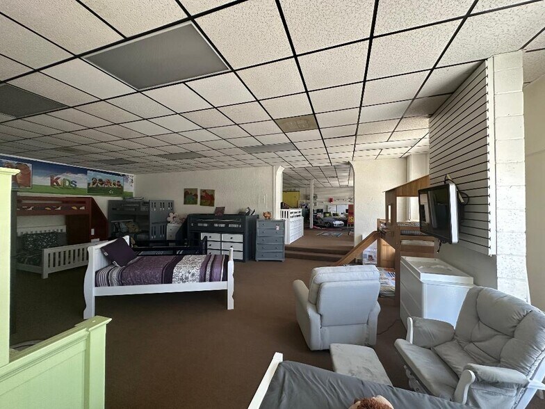 More Photos Of 2751 Colorado Blvd, Los Angeles Restaurant For Lease