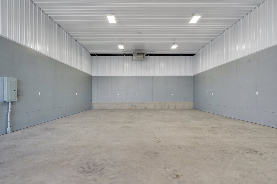 More Photos Of 29 Moody Rd, Enfield Warehouse For Lease