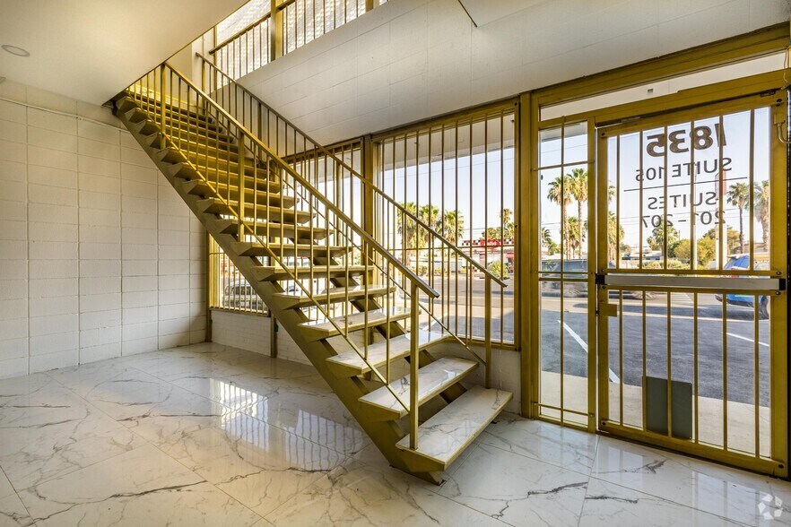 More Photos Of 1835 E Charleston Blvd, Las Vegas Storefront Retail Office For Lease