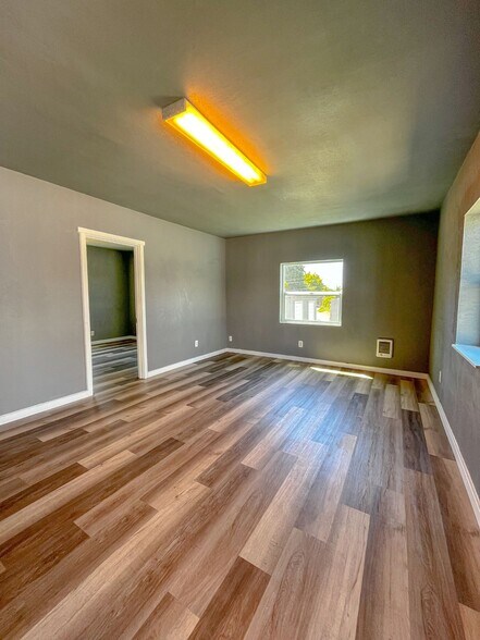 More Photos Of 204 SE 12th St, College Place Apartments For Sale