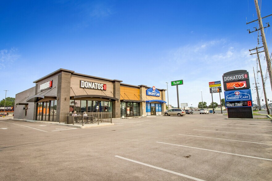 More Photos Of 710 S Green River Rd, Evansville Storefront For Sale