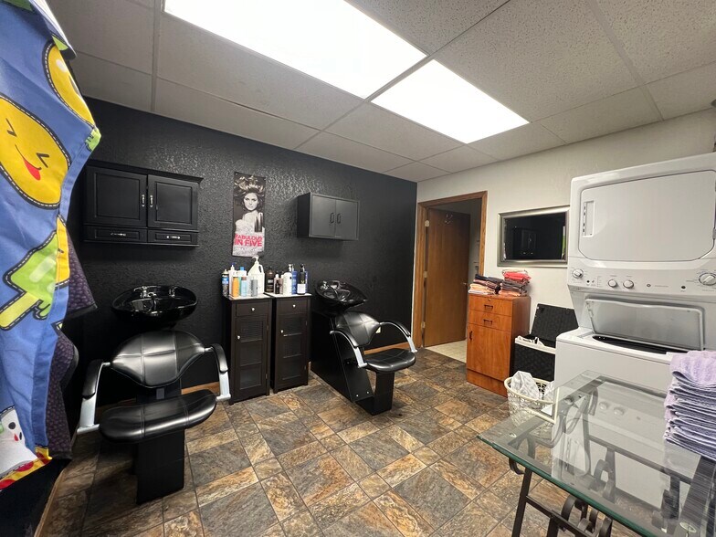 More Photos Of 402 E Main St, Riverton Storefront Retail Office For Sale