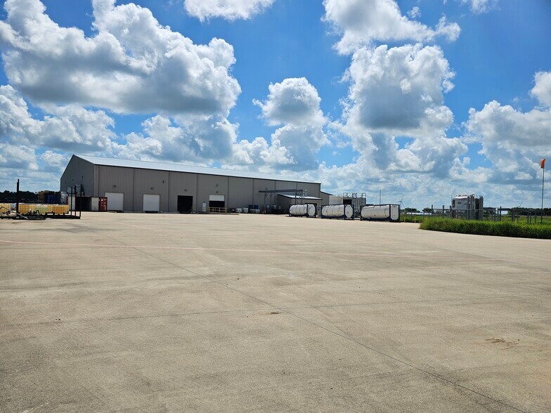 More Photos Of 51 County Road 171, Bay City Manufacturing For Sale