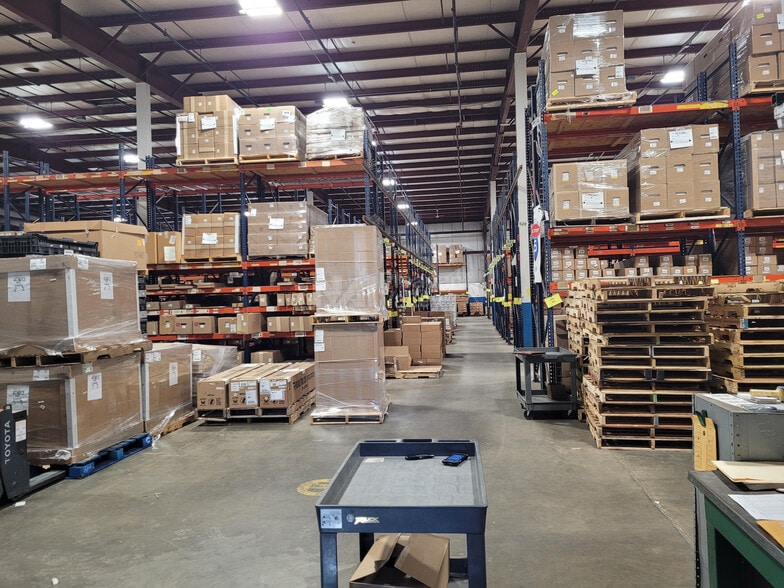 More Photos Of 1329 E Archwood Ave, Akron Warehouse For Lease