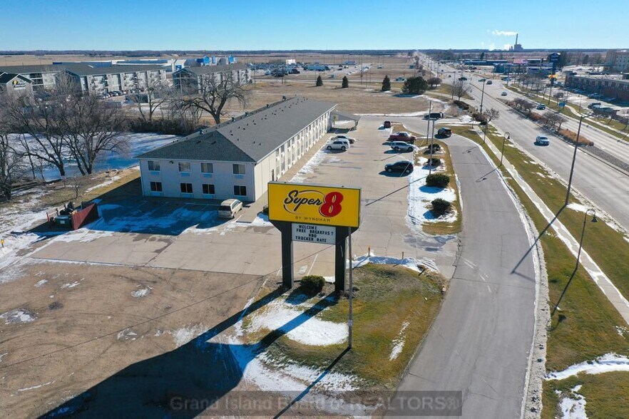 More Photos Of 3205 S Locust St, Grand Island Hotel For Sale