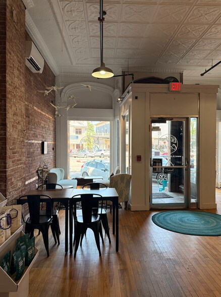 More Photos Of 2 Pleasant St, Brunswick Office For Lease